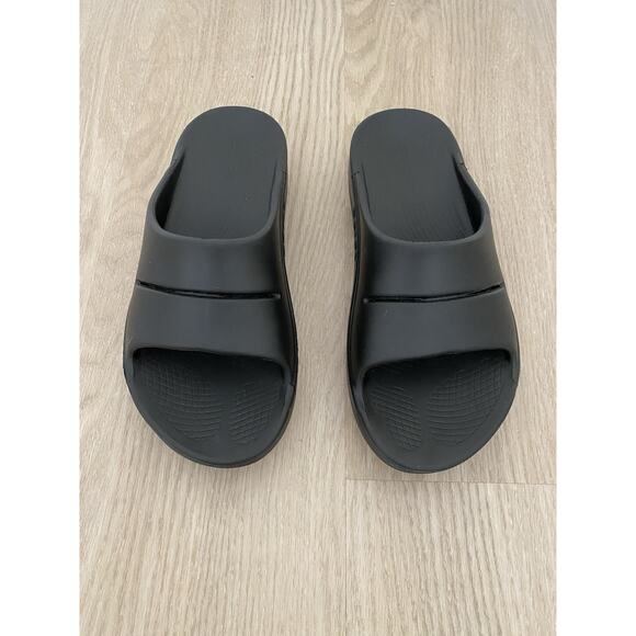 NWOT OOFOS Womens Ooahh Recovery Slide Sandals Shoes 8 Black Comfort Slip On - Picture 3 of 10